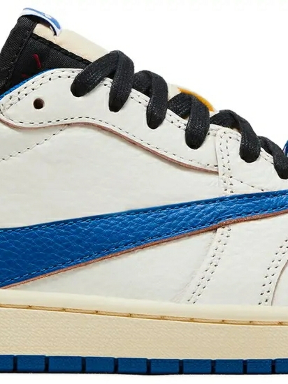 Nike Low-Top Sneaker in White, Blue and Black